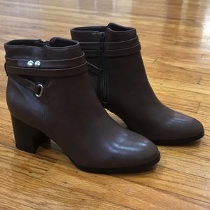 NWT Forever 21 Brown Ankle Boots